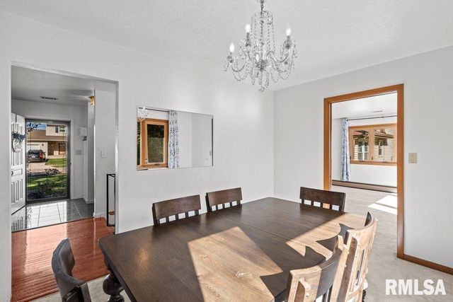 4718 20TH Avenue, Moline, IL 61265