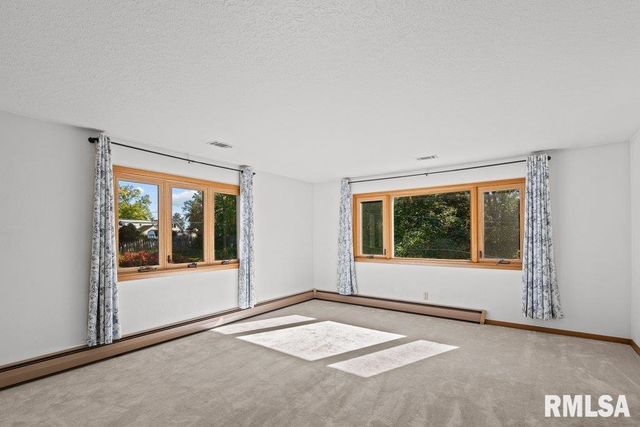 4718 20TH Avenue, Moline, IL 61265