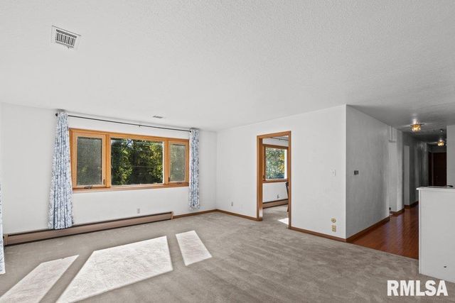 4718 20TH Avenue, Moline, IL 61265