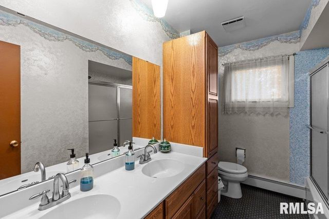 4718 20TH Avenue, Moline, IL 61265