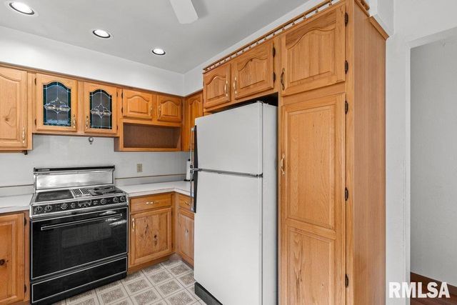 4718 20TH Avenue, Moline, IL 61265