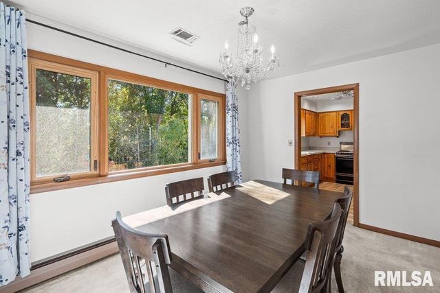 4718 20TH Avenue, Moline, IL 61265