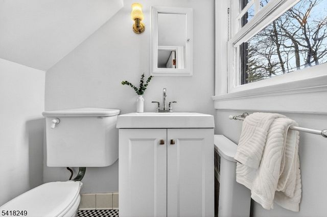 170 Christopher St, Montclair Twp., NJ 07042