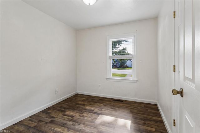 612 Sun CT, Newport News, VA 23605