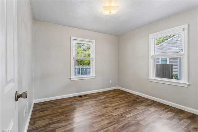 612 Sun CT, Newport News, VA 23605
