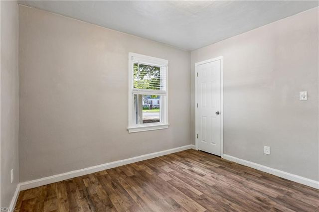 612 Sun CT, Newport News, VA 23605
