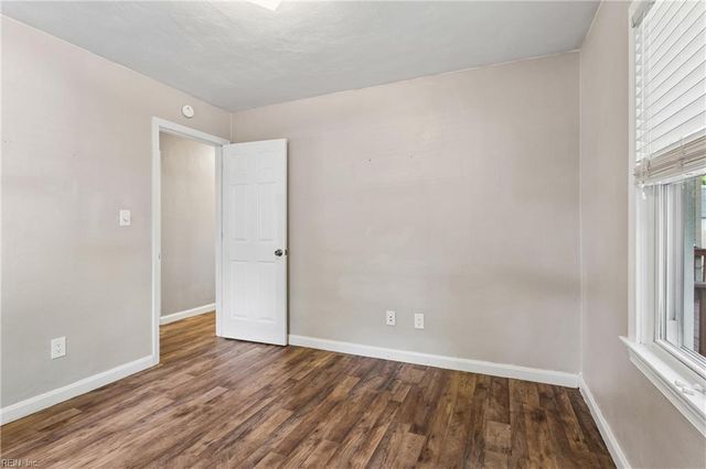 612 Sun CT, Newport News, VA 23605