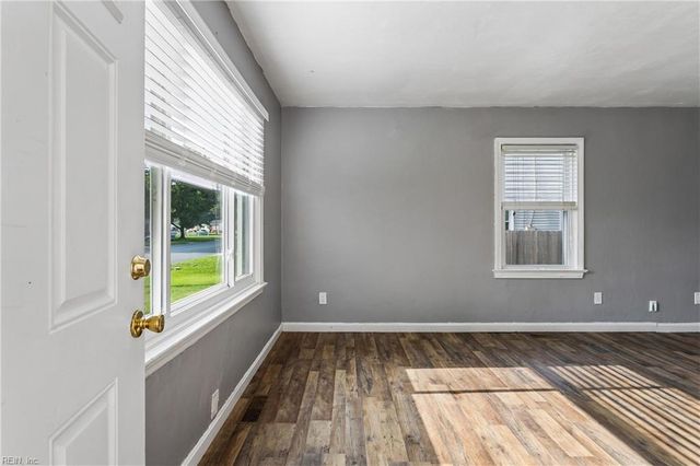 612 Sun CT, Newport News, VA 23605