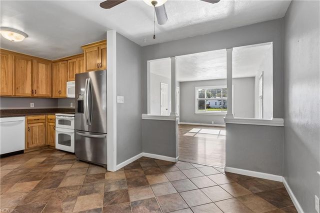 612 Sun CT, Newport News, VA 23605