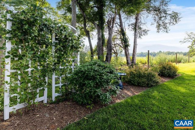 80 APPLE BLOSSOM CT, Nellysford, VA 22958