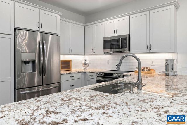 80 APPLE BLOSSOM CT, Nellysford, VA 22958