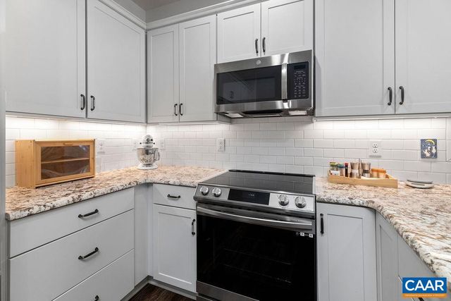 80 APPLE BLOSSOM CT, Nellysford, VA 22958