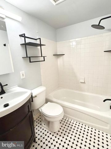 2340 CHRISTIAN ST, Philadelphia, PA 19146