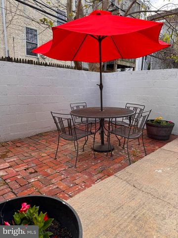 2340 CHRISTIAN ST, Philadelphia, PA 19146