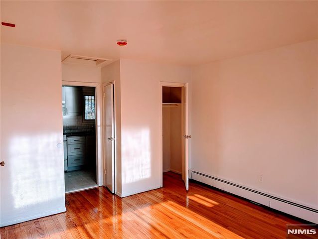 1599 Bergen Boulevard 9, Leonia, NJ 07605