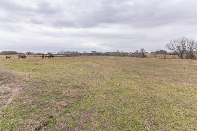 1747 E Old Hallettsville Road, Flatonia, TX 78941