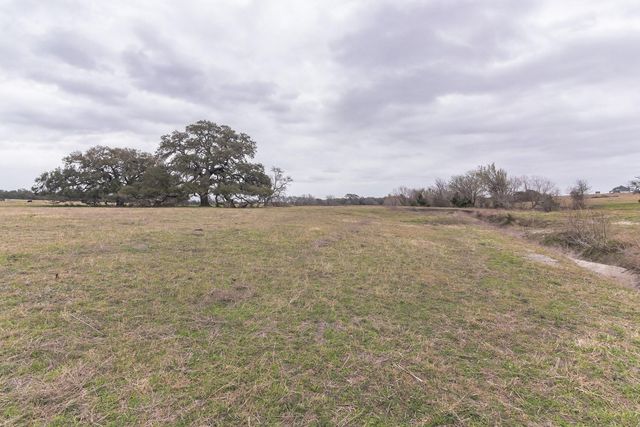 1747 E Old Hallettsville Road, Flatonia, TX 78941