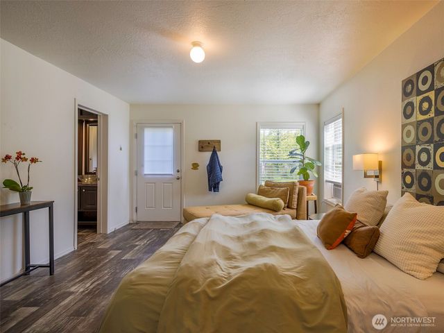274192 E Hwy 101, Sequim, WA 98382