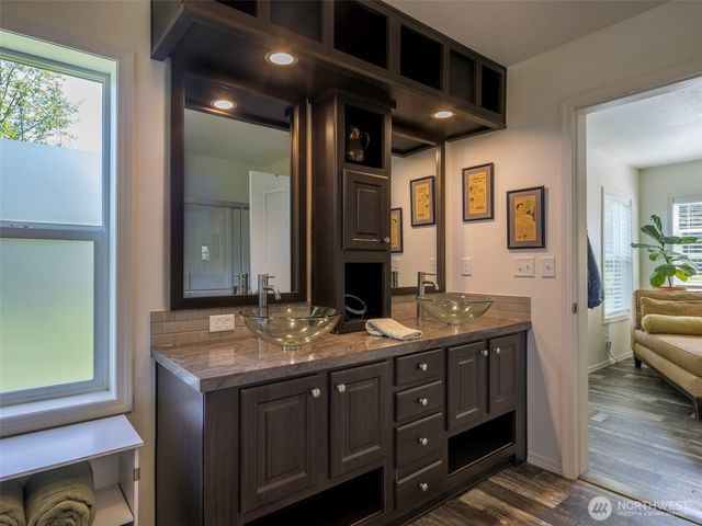 274192 E Hwy 101, Sequim, WA 98382