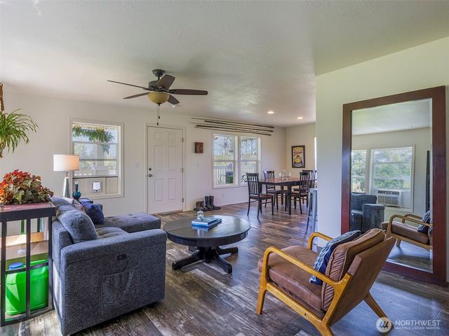 274192 E Hwy 101, Sequim, WA 98382