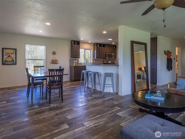 274192 E Hwy 101, Sequim, WA 98382