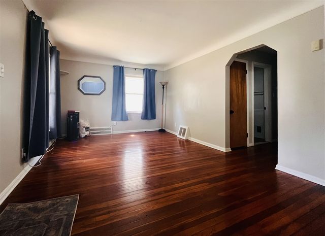 2009 Buckingham Avenue, Lincoln Park, MI 48146