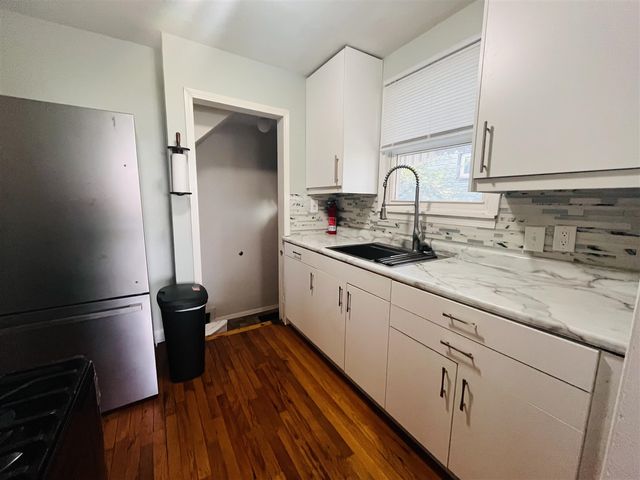2009 Buckingham Avenue, Lincoln Park, MI 48146