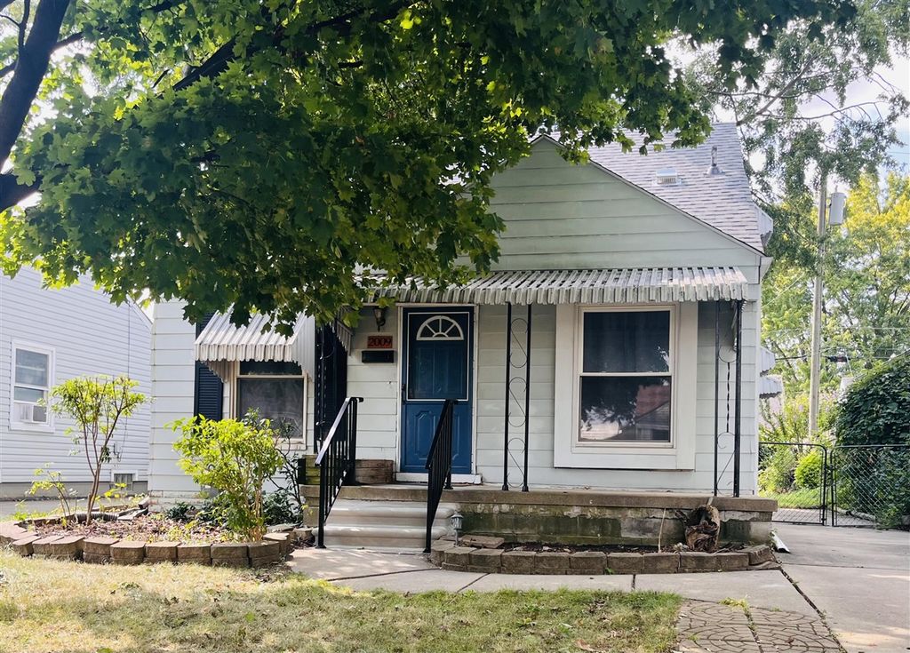 2009 Buckingham Avenue, Lincoln Park, MI 48146