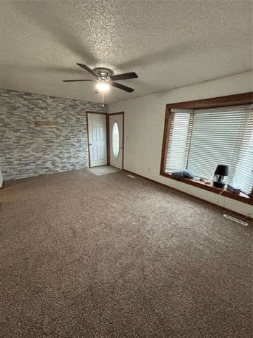 120 E 36th Street, Des Moines, IA 50317