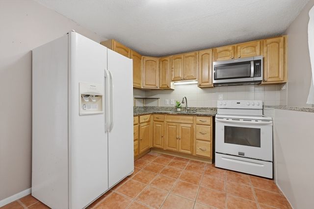 10 Robin Drive 1, Marlborough, MA 01752