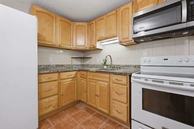 10 Robin Drive 1, Marlborough, MA 01752