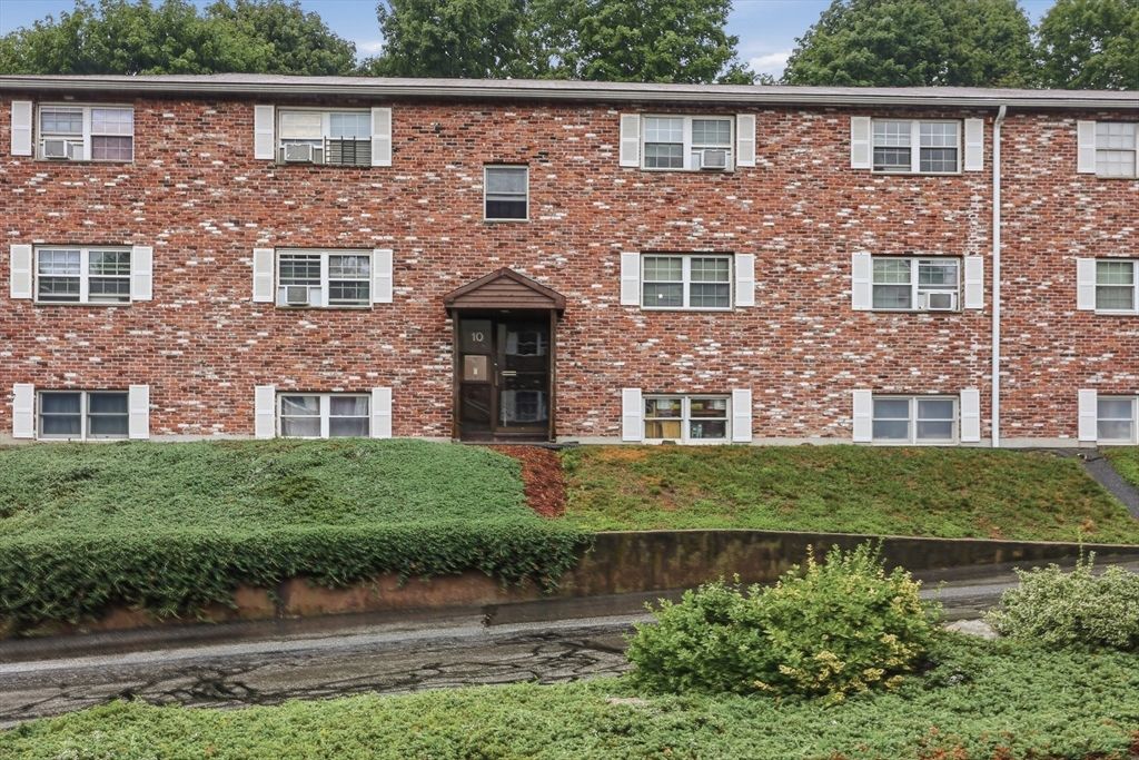 10 Robin Drive 1, Marlborough, MA 01752