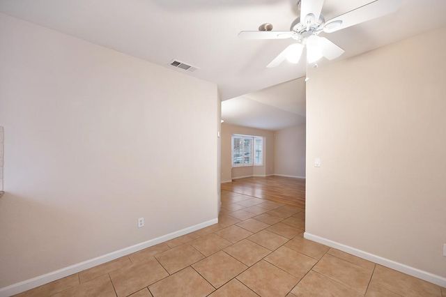 7528 Sunwest Ln, Sacramento, CA 95828