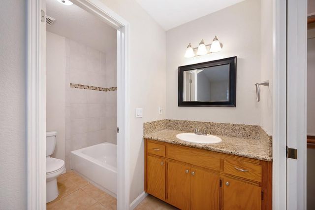 7528 Sunwest Ln, Sacramento, CA 95828