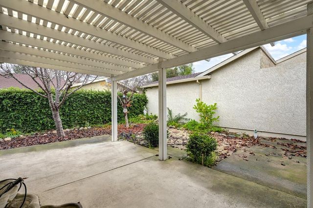 7528 Sunwest Ln, Sacramento, CA 95828