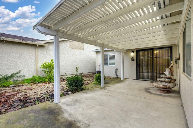 7528 Sunwest Ln, Sacramento, CA 95828