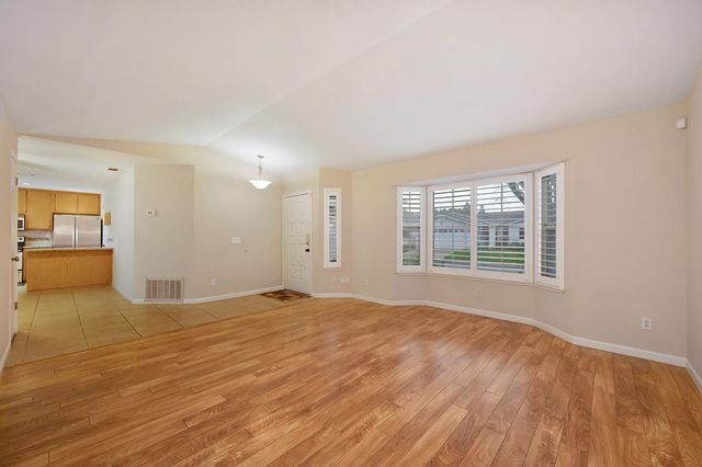 7528 Sunwest Ln, Sacramento, CA 95828