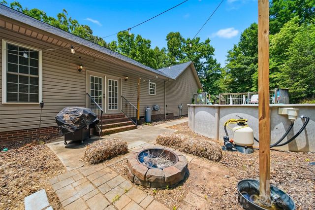 1395 Robinhood Drive, Morganton, NC 28655