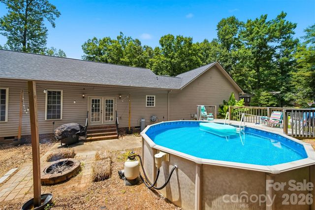 1395 Robinhood Drive, Morganton, NC 28655