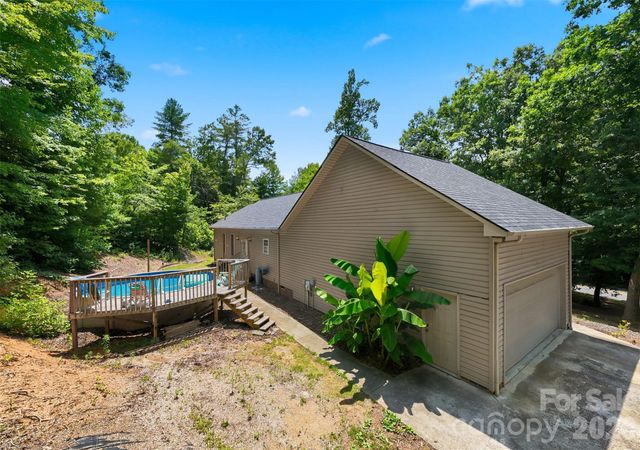 1395 Robinhood Drive, Morganton, NC 28655