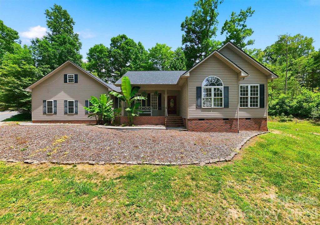 1395 Robinhood Drive, Morganton, NC 28655