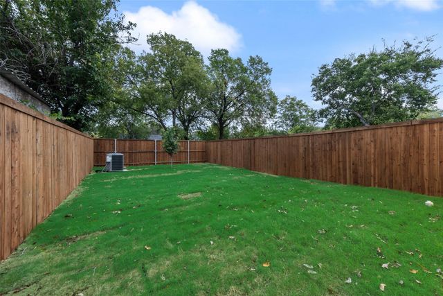 219 W Yarmouth Street, Dallas, TX 75208