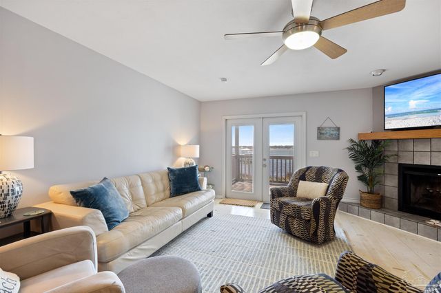 14180 River Rd 2, Pensacola, FL 32507