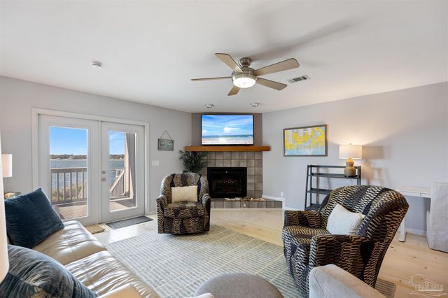 14180 River Rd 2, Pensacola, FL 32507
