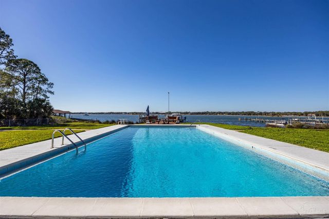 14180 River Rd 2, Pensacola, FL 32507