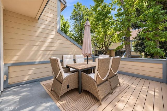 9927 Independence Avenue C, Chatsworth, CA 91311