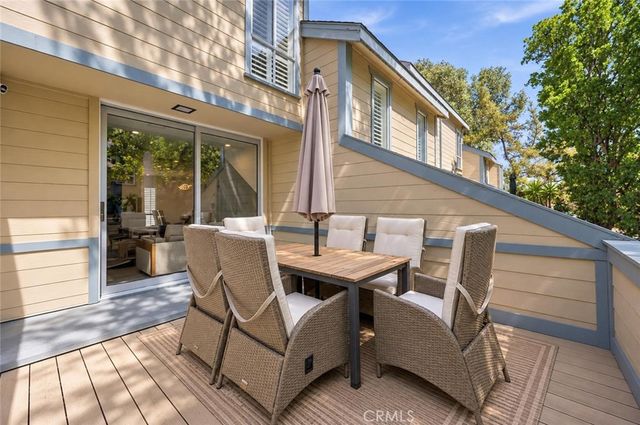 9927 Independence Avenue C, Chatsworth, CA 91311