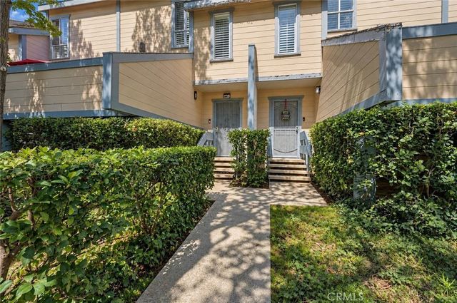9927 Independence Avenue C, Chatsworth, CA 91311