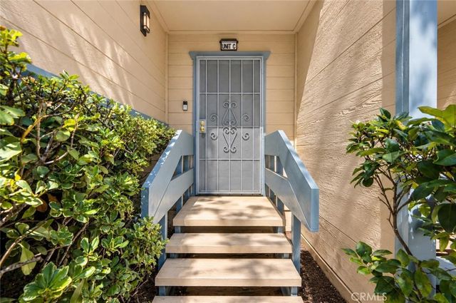 9927 Independence Avenue C, Chatsworth, CA 91311