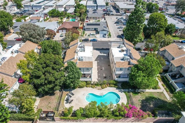 9927 Independence Avenue C, Chatsworth, CA 91311